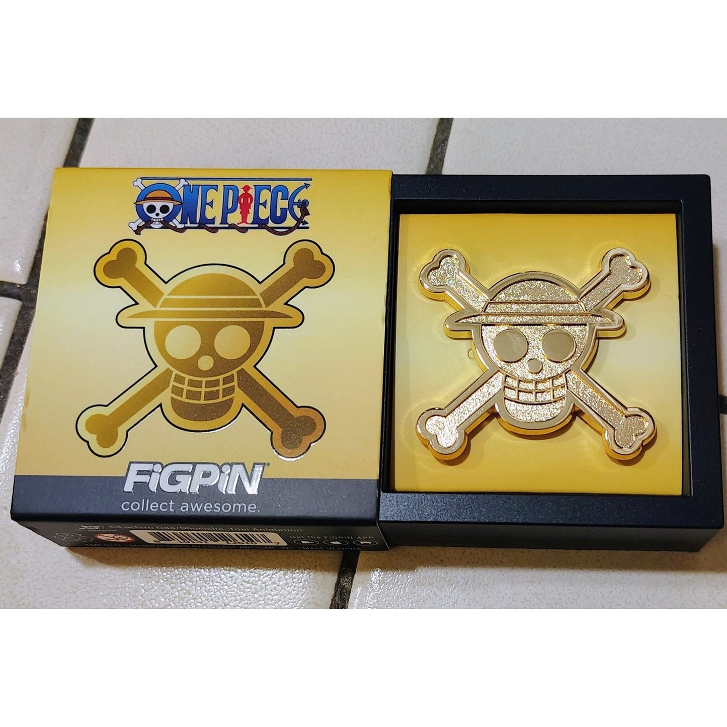 Gold Jolly Roger FiGPiN Mini Logo M138